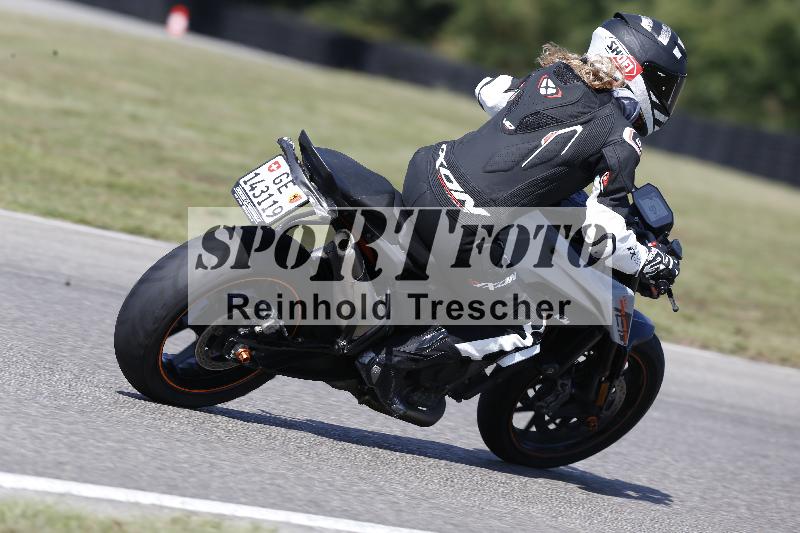 /Archiv-2025/49 26.08.2025 Cornu Master School ADR/gruen-vert/60